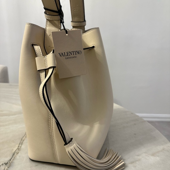 Valentino Garavani So Seau Medium Bucket Bag - Picture 4 of 6